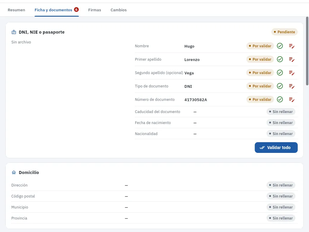 Los datos de identidad de Hugo, declarados y por validar; el DNI todavía sin subir.